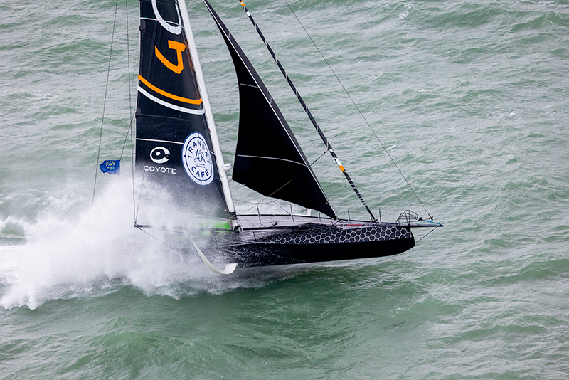 Bateau Benjamin DUTREUX - Vendée Globe 2028 - marquage industriel sur bateau résistant.png