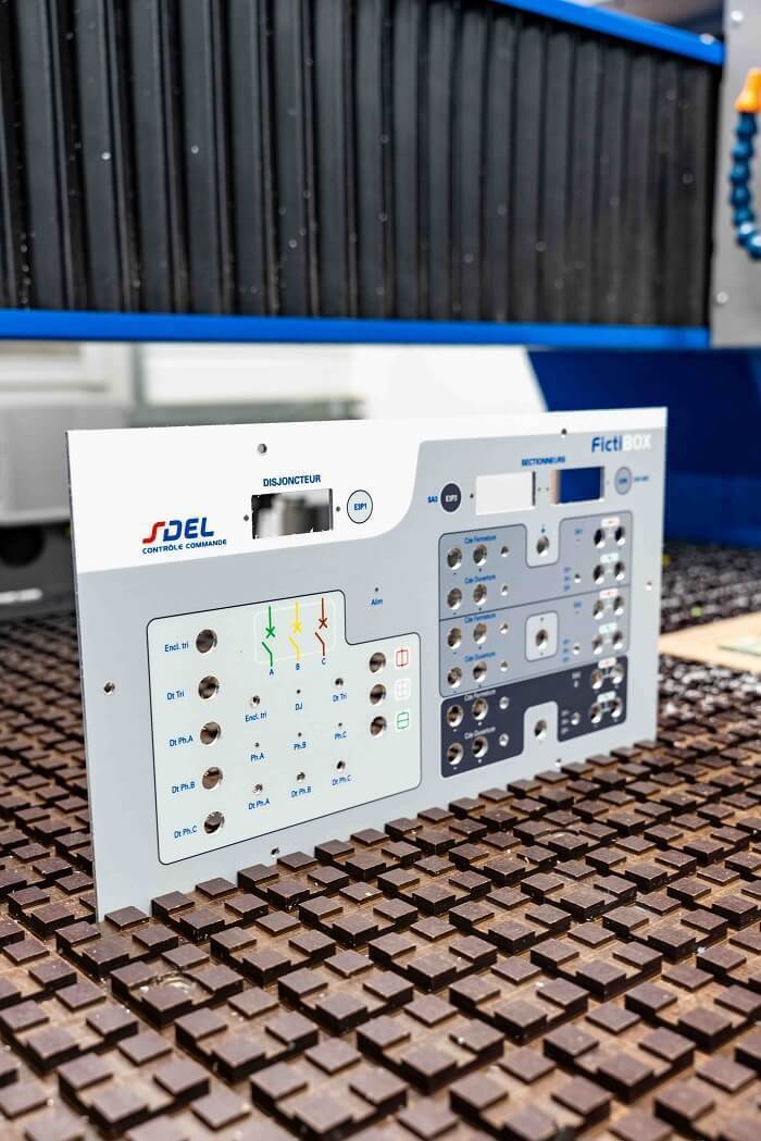 SERIG - impression Face avant rigide avec usinage 13