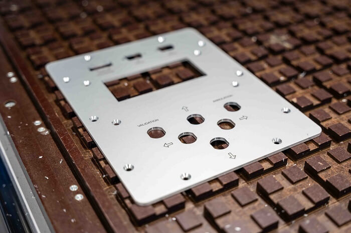 SERIG - impression et usinage sur plaque alu 03