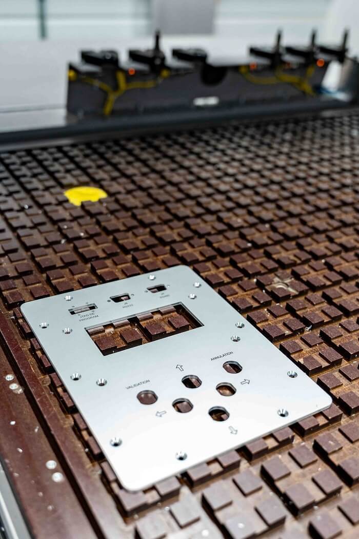 SERIG - Gravure impression et usinage de plaque alu 06