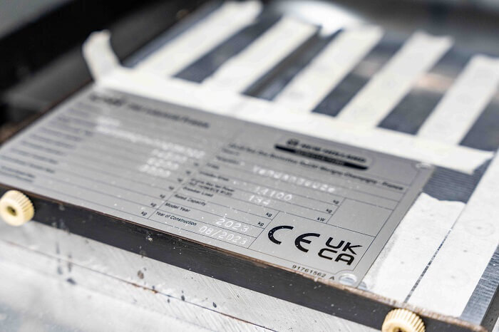 SERIG - Gravure et usinage de plaque alu 04