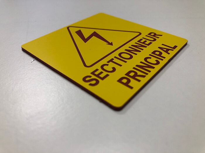 SERIG - Gravure et usinage de bi-couche 04