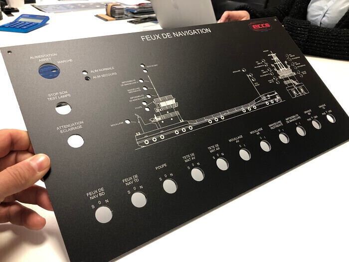 SERIG - impression Face avant rigide avec usinage 05